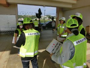 県営北中城団地自主防災会による津波避難訓練